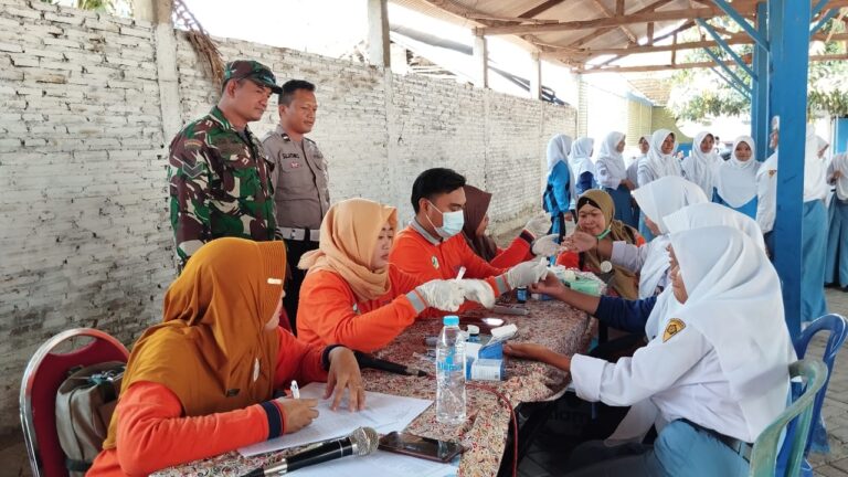 Sinergitas Polres Probolinggo Kota Bersama Kodim 0820 Salurkan Vitamin Tekan Stunting