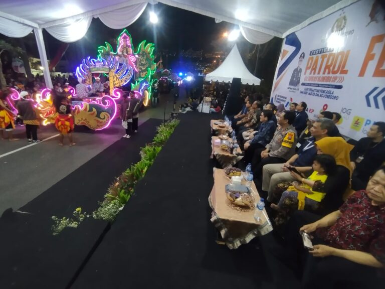 Polres Bojonegoro Gandeng Media Sampaikan Pesan Pemilu Damai Lewat Festival Patrol Oklik 