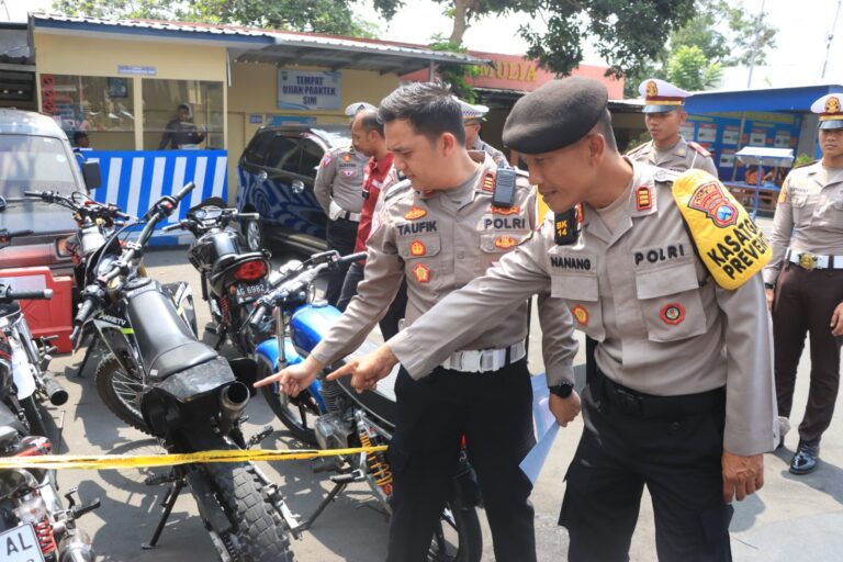 Polres Blitar Kota Amankan 42 Motor Knalpot Brong dalam Razia Balap Liar