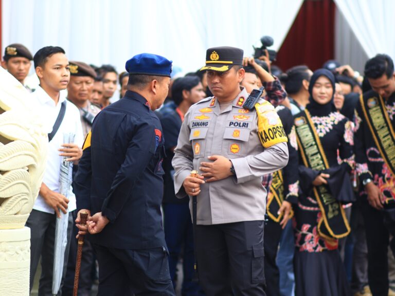 Polres Blitar Kota Terjunkan Ratusan Personil Amankan Kunjungan Presiden ke-5 RI ke Makam Bung Karno