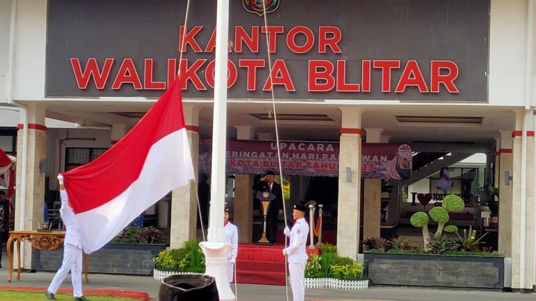 Wali Kota Blitar Pimpin Upacara Peringatan Hari Pahlawan Tahun 2023