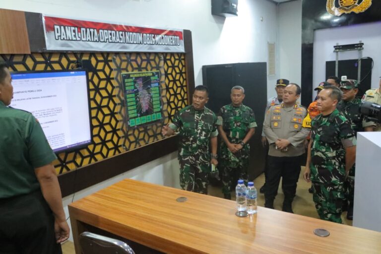 Cek Kesiapan Pengamanan Pemilu, Timwas Mabes TNI Apresiasi Sinergitas Kodim dan Polres Mojokerto 