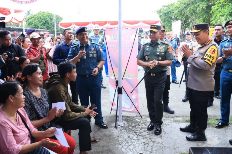 Wujudkan Pemilu Damai, Panglima TNI dan Kapolri Gelar Kegiatan Bhakti Sosial dan Bhakti Kesehatan