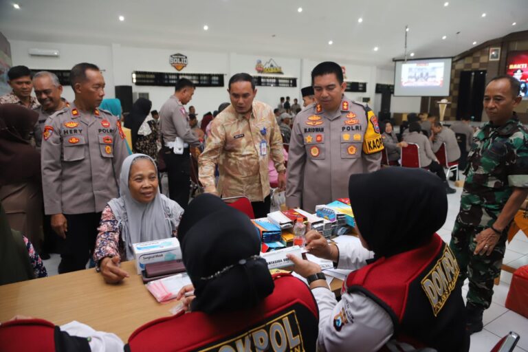 Cooling System Jelang Pemilu, Polres Magetan Gelar Bakti Sosial dan Bakti Kesehatan