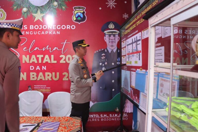 Pastikan Sarana dan Prasarana, Kapolres Bojonegoro Kunjungi Pospam dan Posyan Nataru