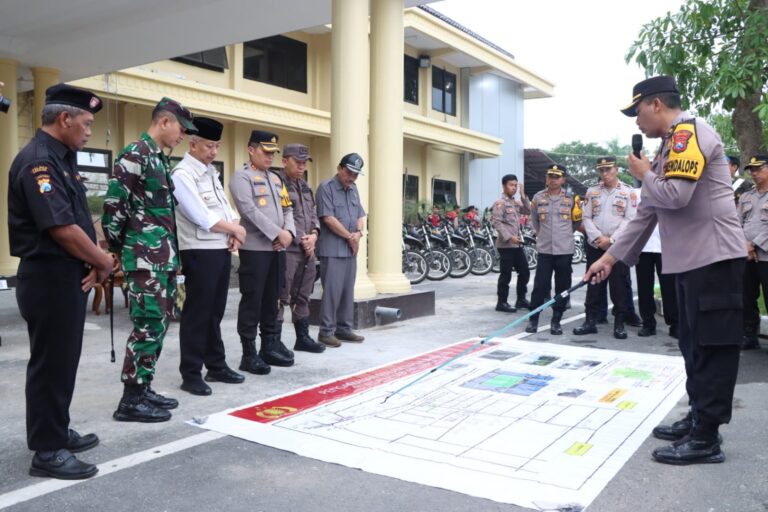 Polres Nganjuk Gelar Apel Kesiapan Pengamanan Malam Tahun Baru 2024