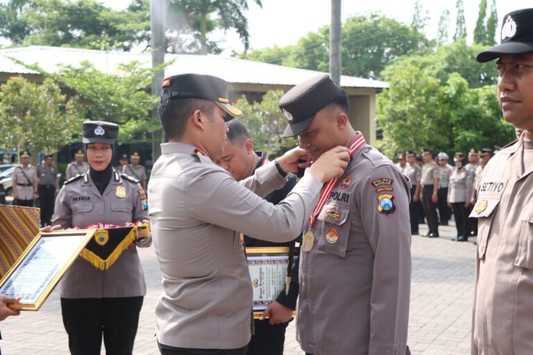 15 Anggota Polres Nganjuk Terima Penghargaan dari Kapolres, Ini Prestasinya