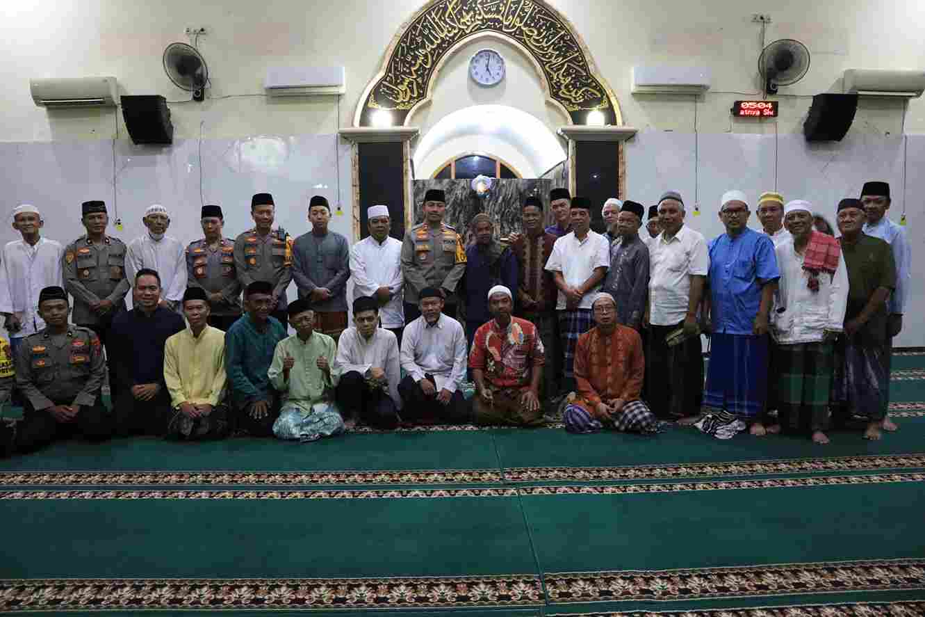 Cooling System Kapolres Kediri Kota Sambangi Jemaah Masjid As Sakinah