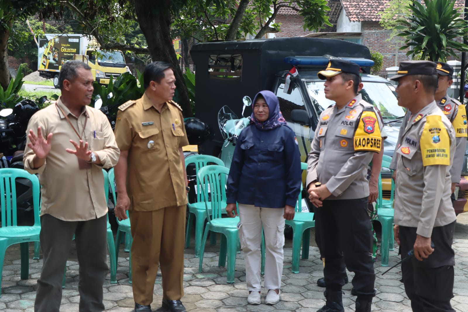 Kapolres Nganjuk Kunjungi seluruh PPK Pastikan Penghitungan Suara Aman dan Lancar