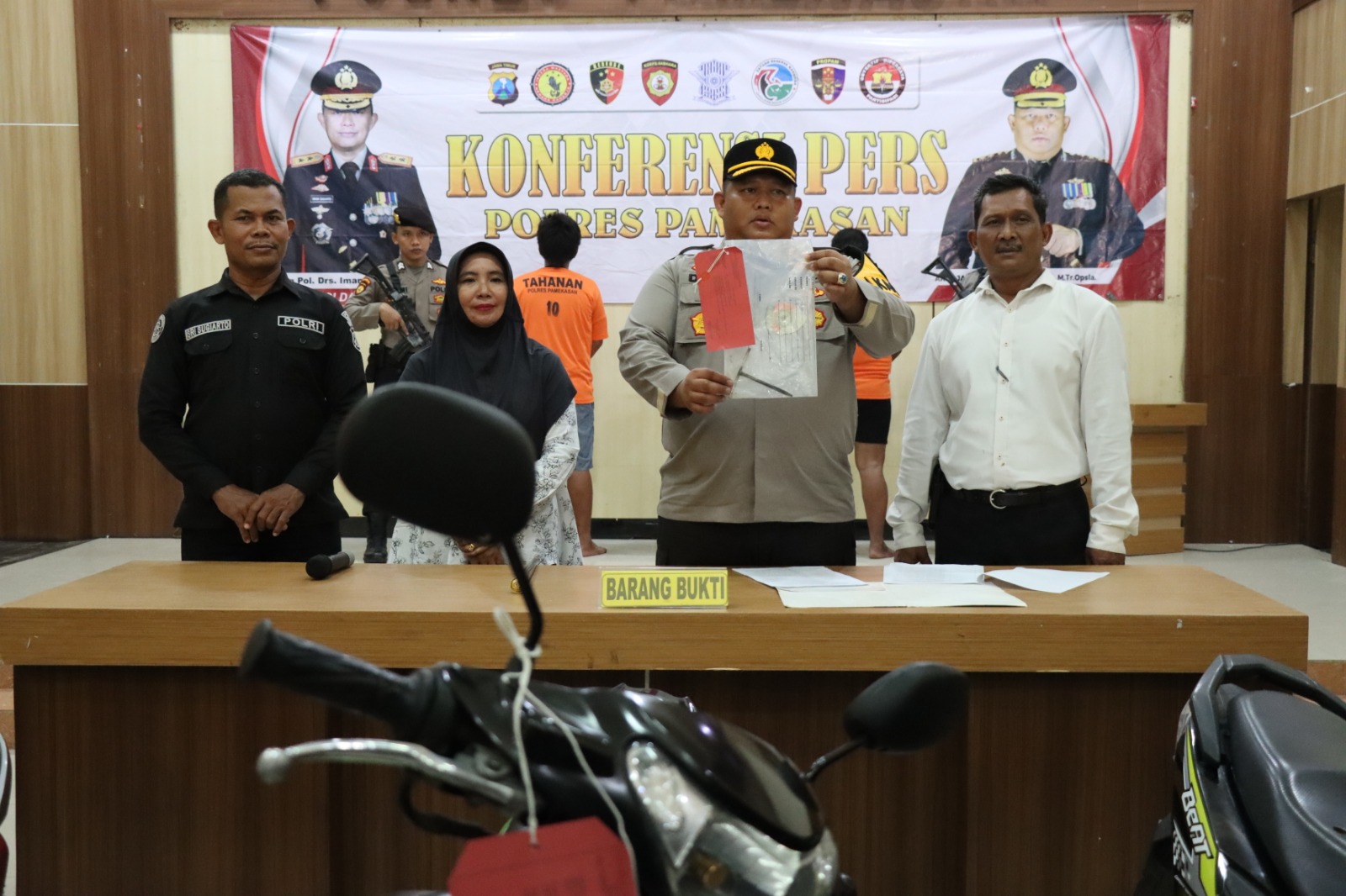 Polres Pamekasan Berhasil Amankan Pasutri Tersangka Curanmor dan Sita 15 Unit Motor