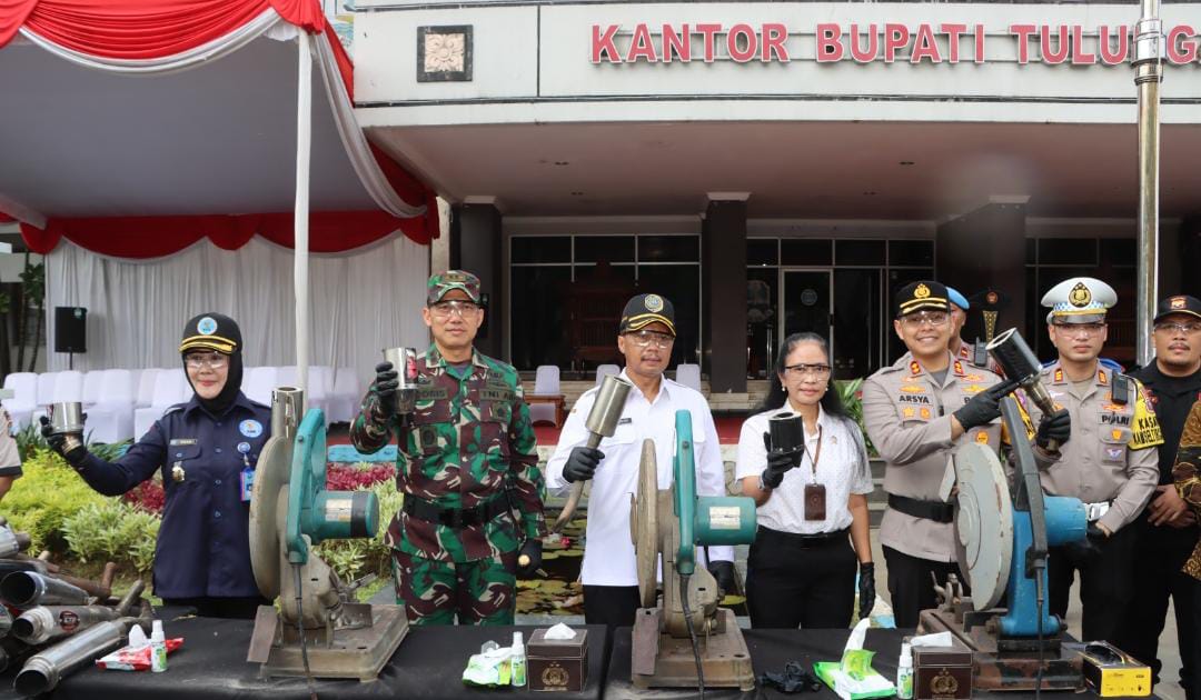 RATUSAN KNALPOT DAN RIBUAN MIRAS DIMUSNAHKAN POLRES TULUNGAGUNG