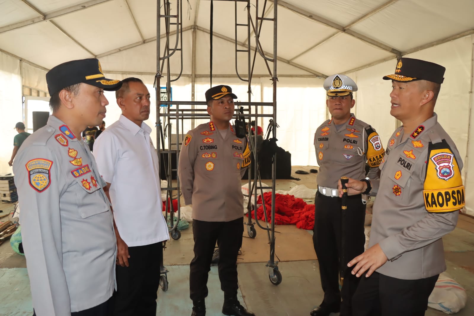 Kapolda Jatim Cek Kesiapan Pelayanan Mudik di Terminal Purabaya