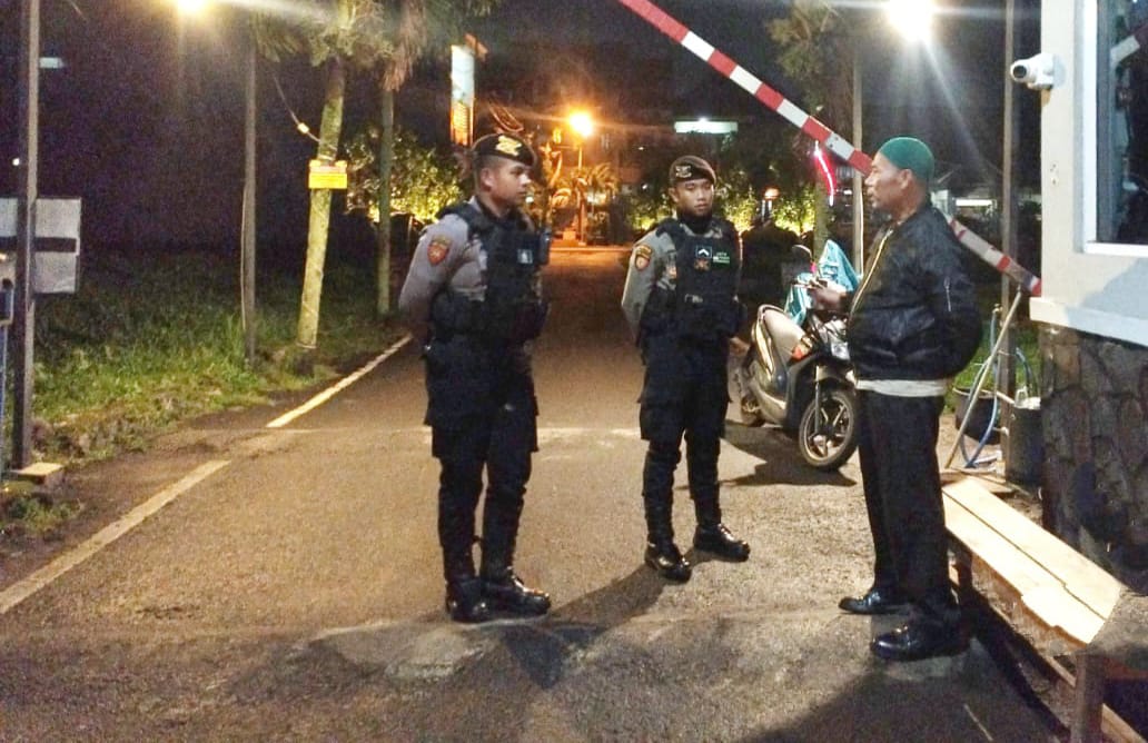 Wujudkan Mudik Ceria Penuh Makna Polisi di Kota Malang Rutin Patroli Rumah Kosong