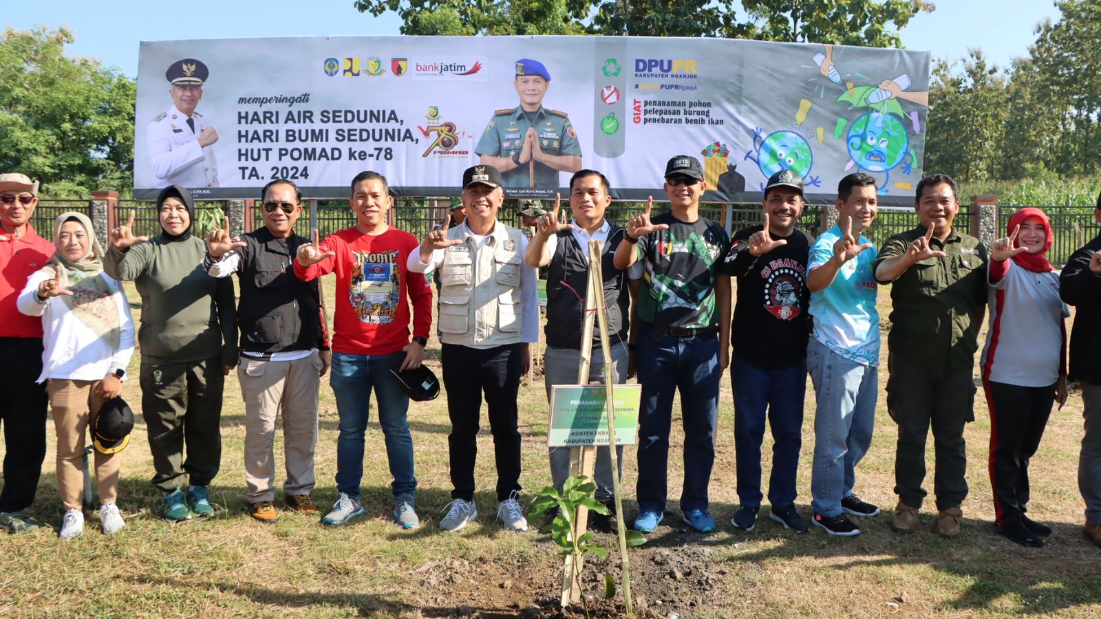 Kapolres Nganjuk Bersama Forkopimda Peringati Hari Air dan Hari Bumi Sedunia serta HUT POMAD ke 78 Tahun 2024