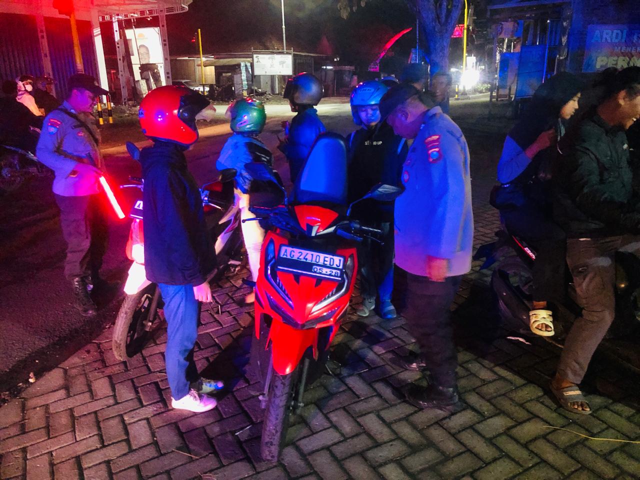 Polres Nganjuk Gelar patroli Skala Besar Fokus Pengamanan Malam Takbiran Idul Adha 2024