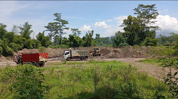 Marak Penambang Pasir dengan Mesin Penyedot di Desa Gembongan dan Desa Candirejo Wilayah Hukum Polres Kota Blitar