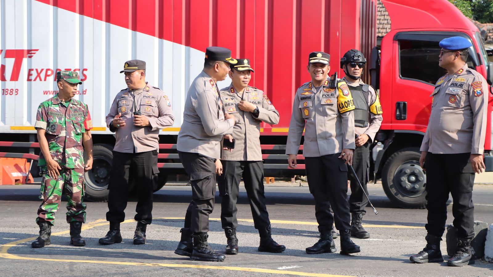 Polres Nganjuk Terjunkan Personel Pengamanan Keberangkatan dan Kepulangan Warga PSHW dalam Kegiatan Suran Agung di Madiun