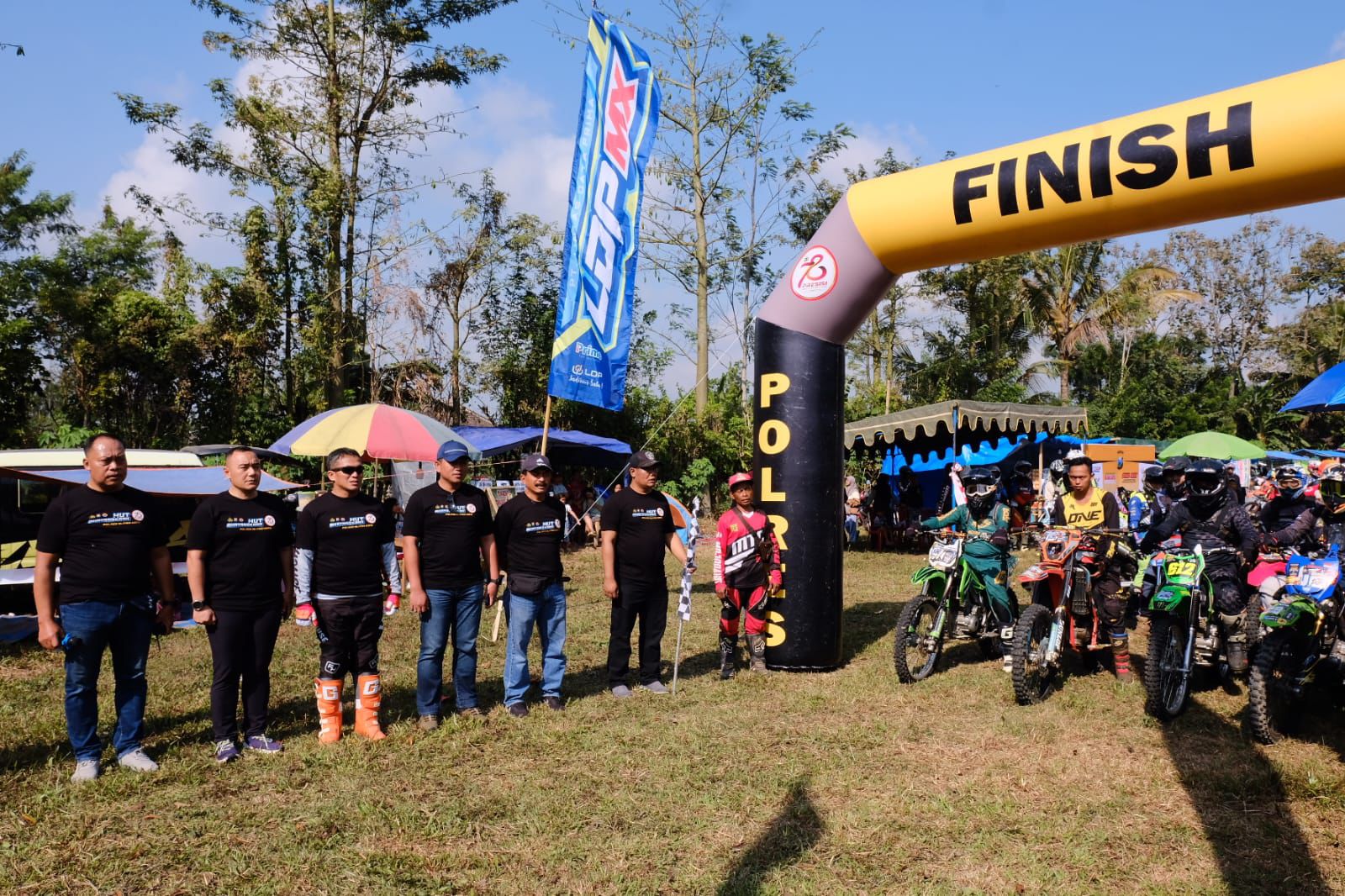 Bakti Sosial Pembangunan Mushola Dan One Day Trail Adventure Semarakkan HUT Bhayangkara Di Blitar