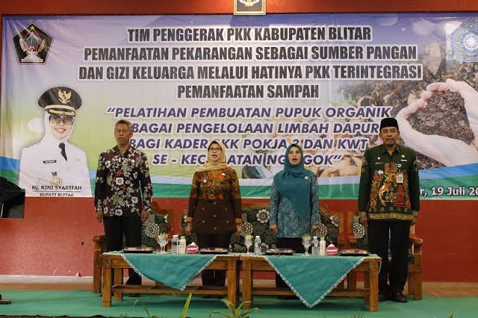 Bupati Blitar Resmikan Pelatihan Pembuatan Pupuk Organik Sebagai Pengelolaan Limbah Dapur Bagi Kader PKK Dan KWT