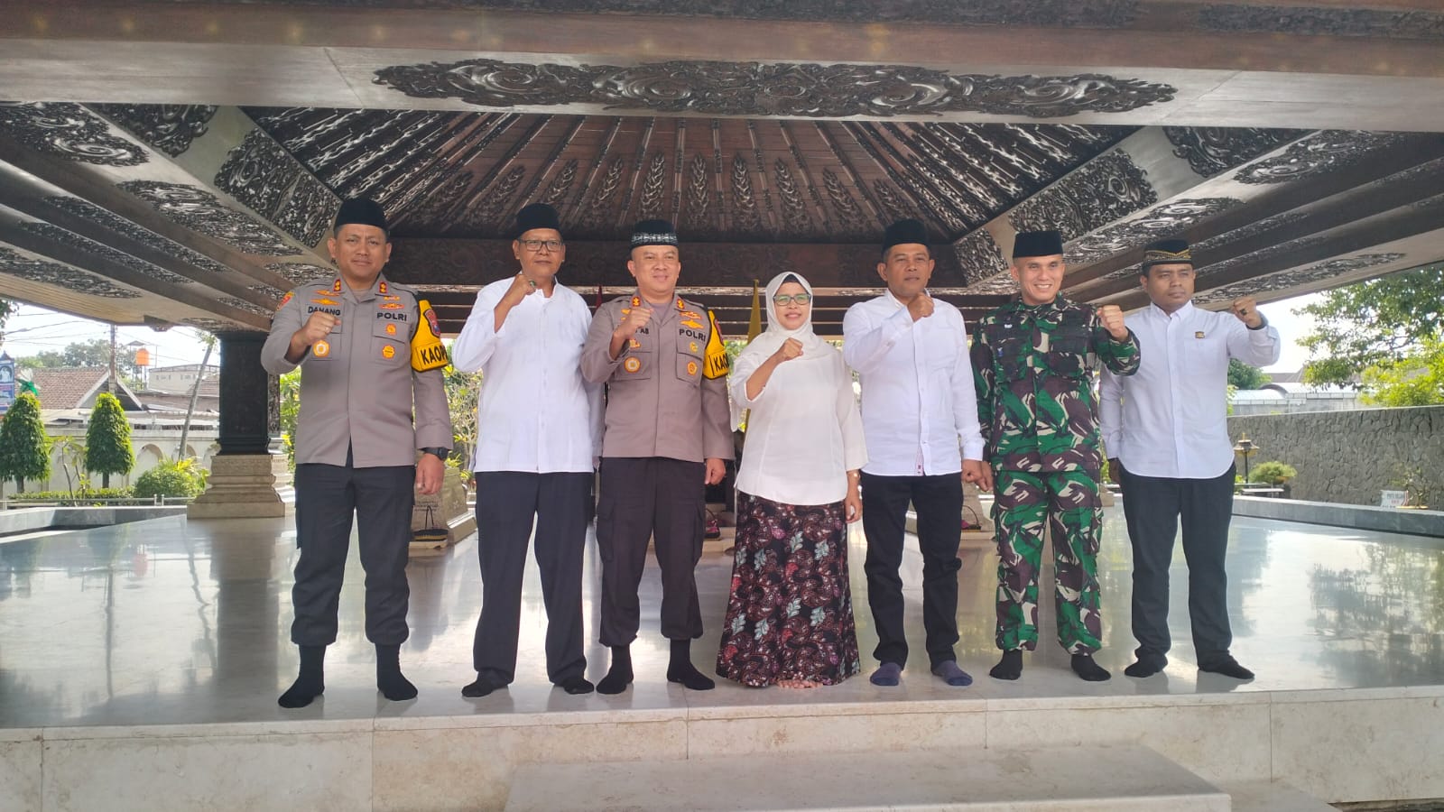 Jelang Hari Jadi Ke 700, Bupati Blitar Bersama Jajaran Forkopimda  Ziarah Ke Makam Leluhur