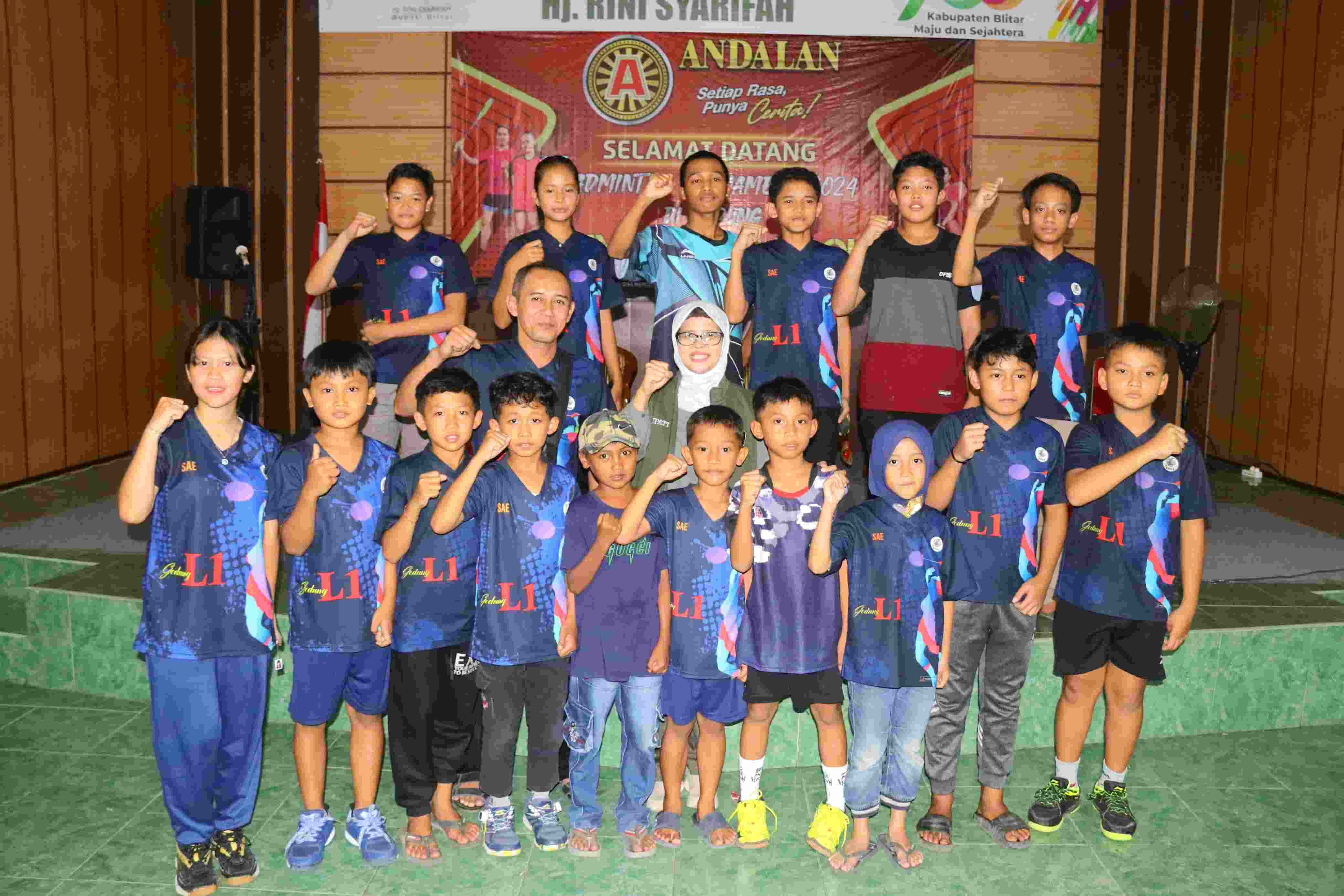 Buka Turnamen Bulutangkis, Bupati Blitar : Junjung Tinggi  Sportivitas