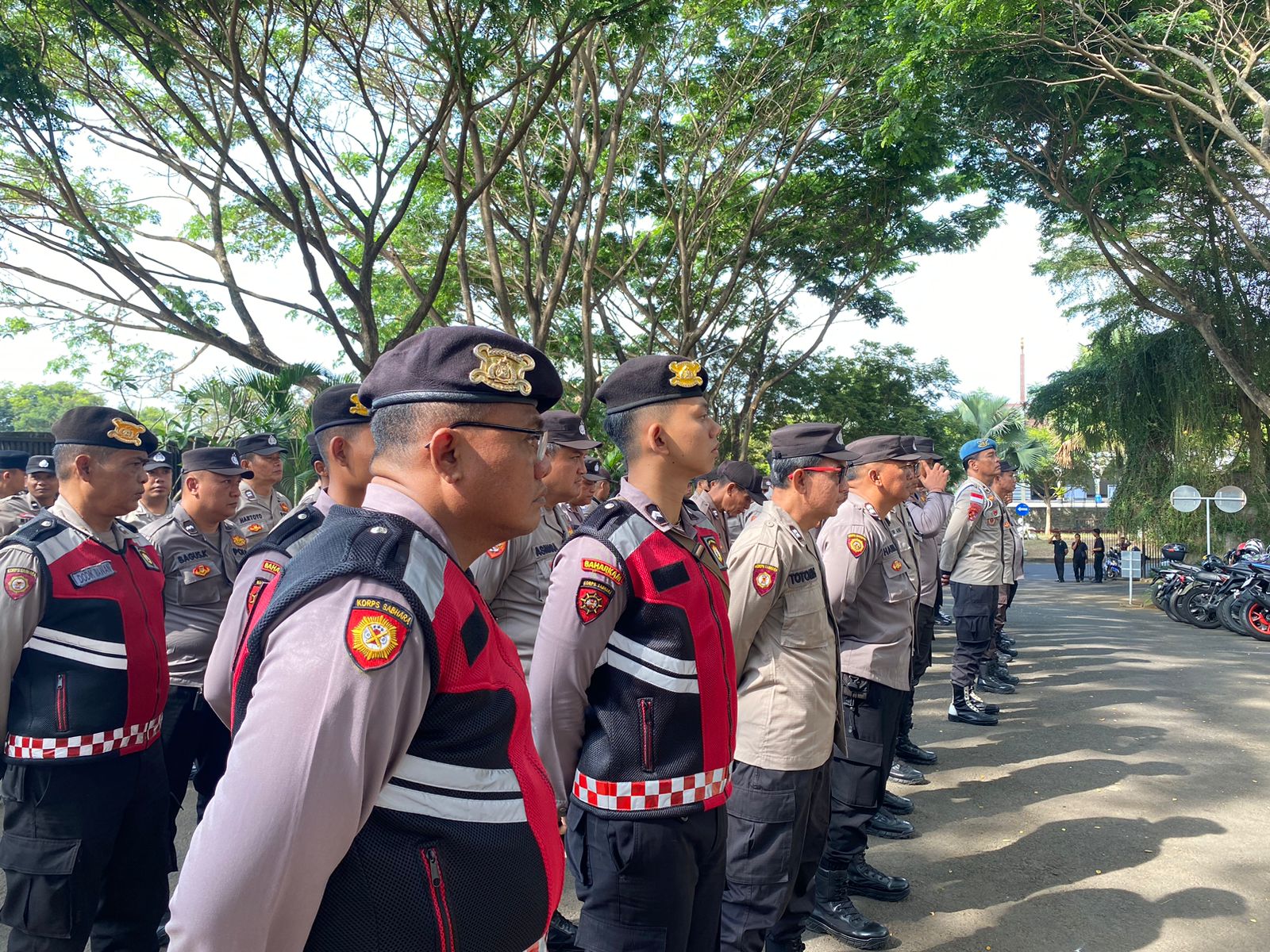 Polresta Banyuwangi Siagakan Ratusan Personel Pengamanan Penetapan Nomor Urut Paslon Pilkada 2024