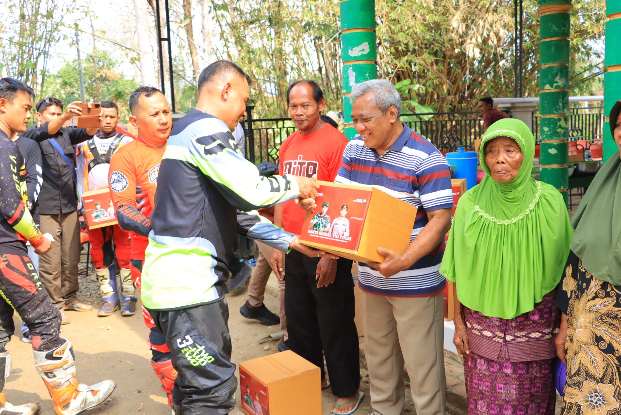 Sinergitas Polres Ponorogo Bersama TNI dan Komunitas Trail Patroli Karhutla Cegah Kebakaran Hutan