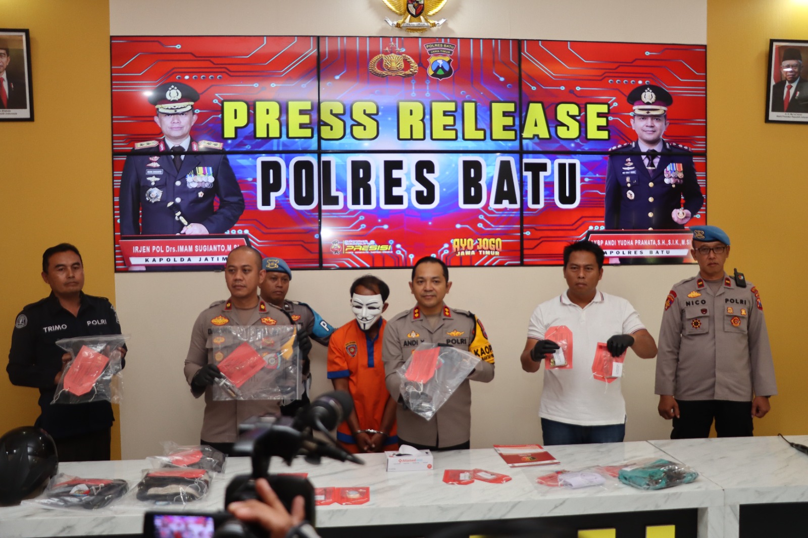 Kurang Dari 12 Jam Polres Batu Berhasil Amankan Tersangka Penembakan Tukang Bakso