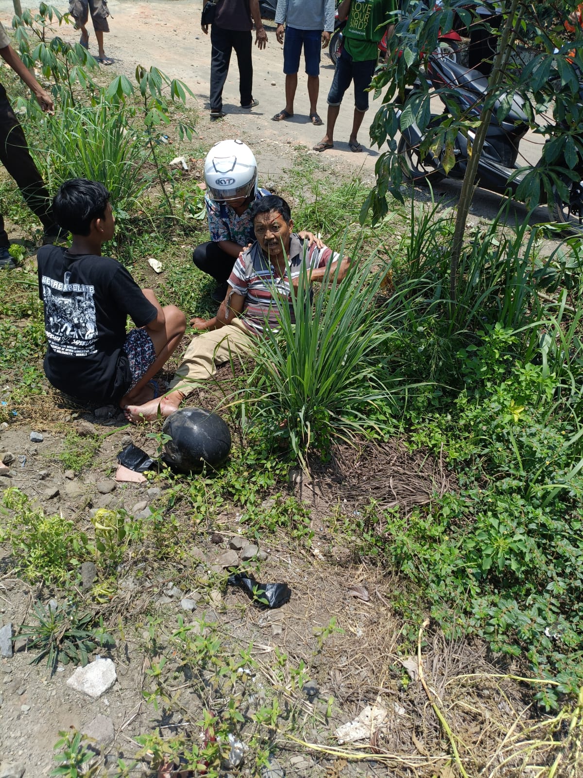 Laka Lantas Perlintasan Tanpa Palang Pintu Di Talun Blitar