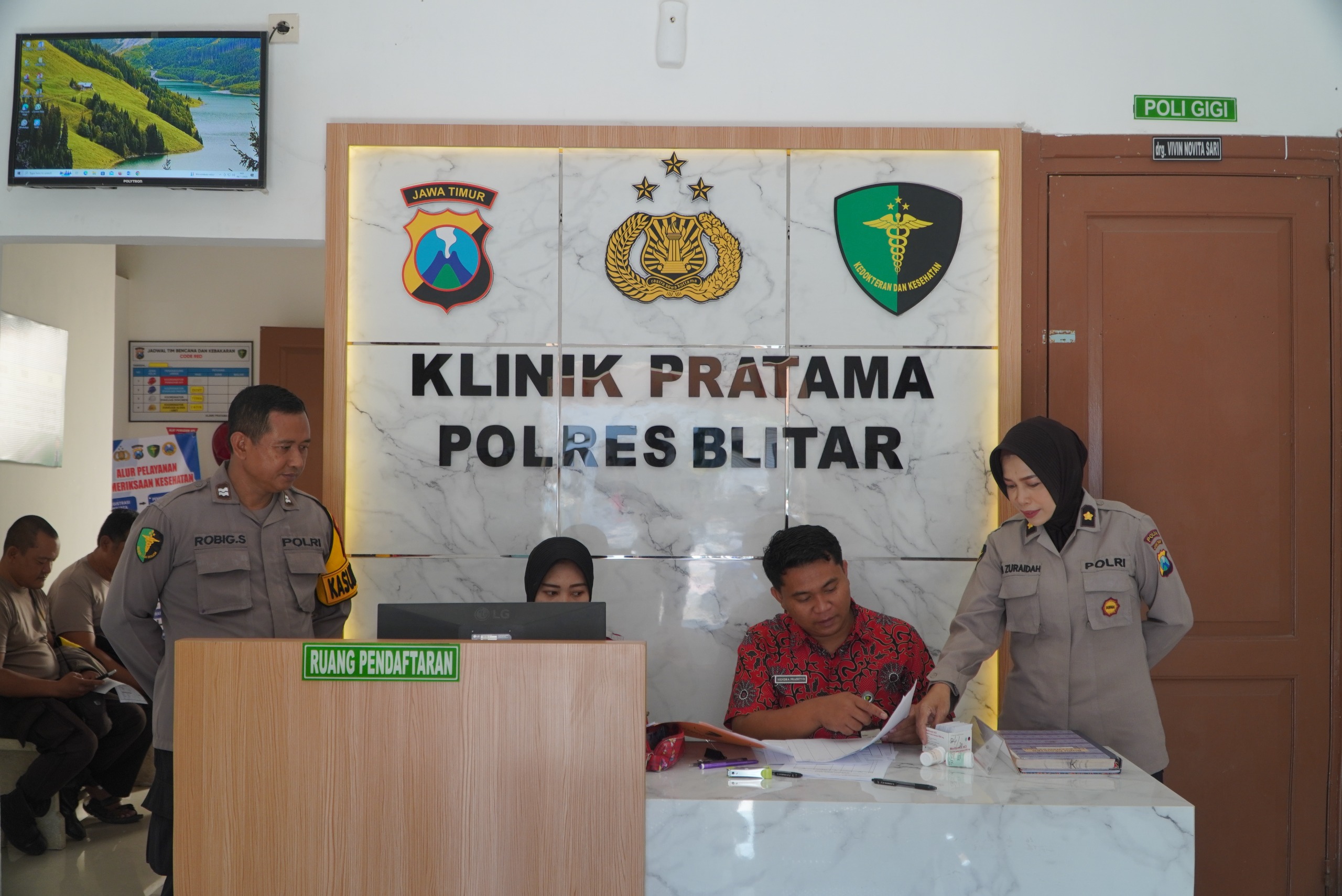 Menjelang Pelaksanaan Pengamanan Pilkada 2024, Polres Blitar Laksanakan Pemeriksaan Kesehatan Anggota Pengamanan TPS