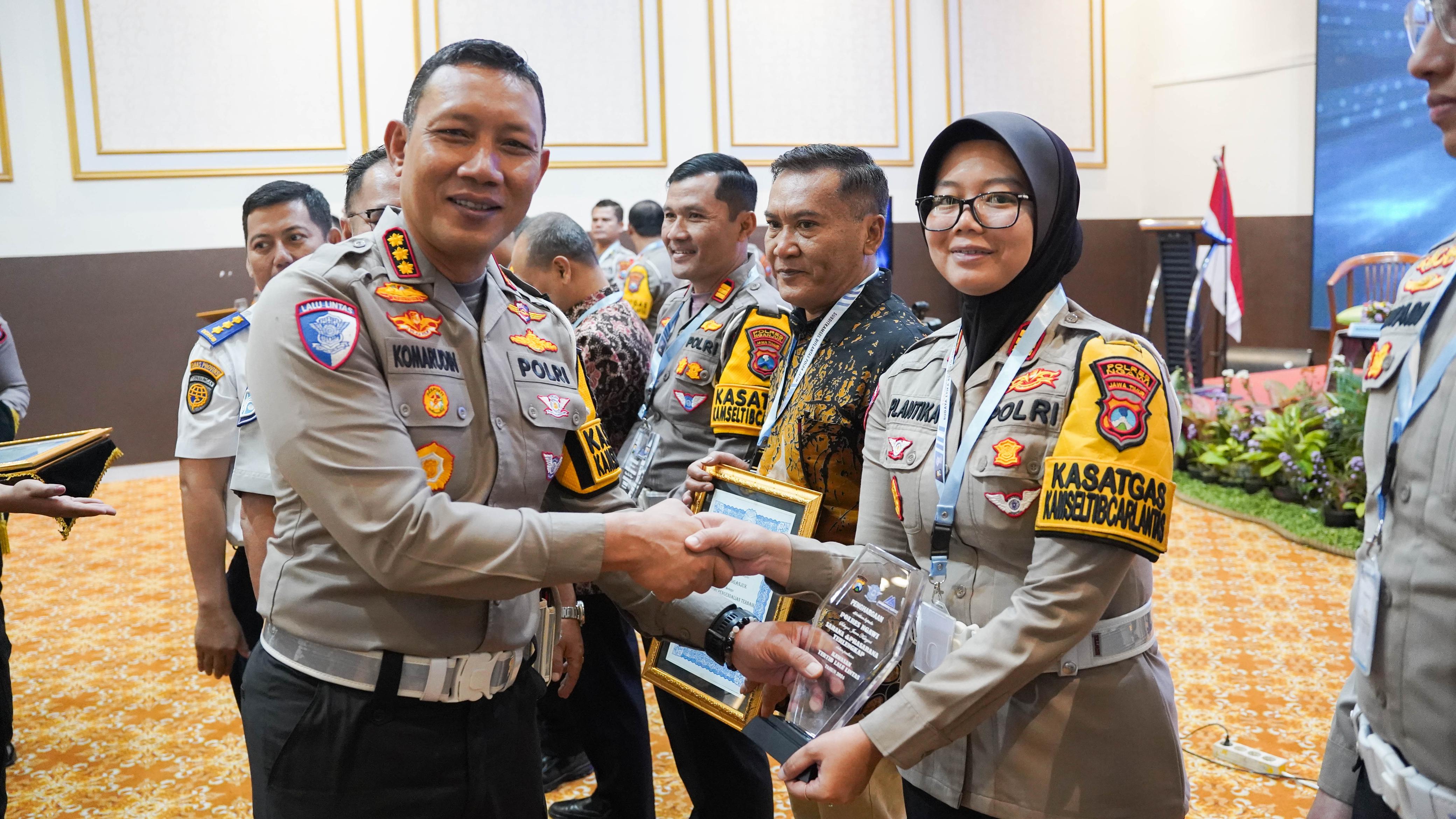 Lantas Polres Ngawi Dapat Penghargaan dari Polda Jatim