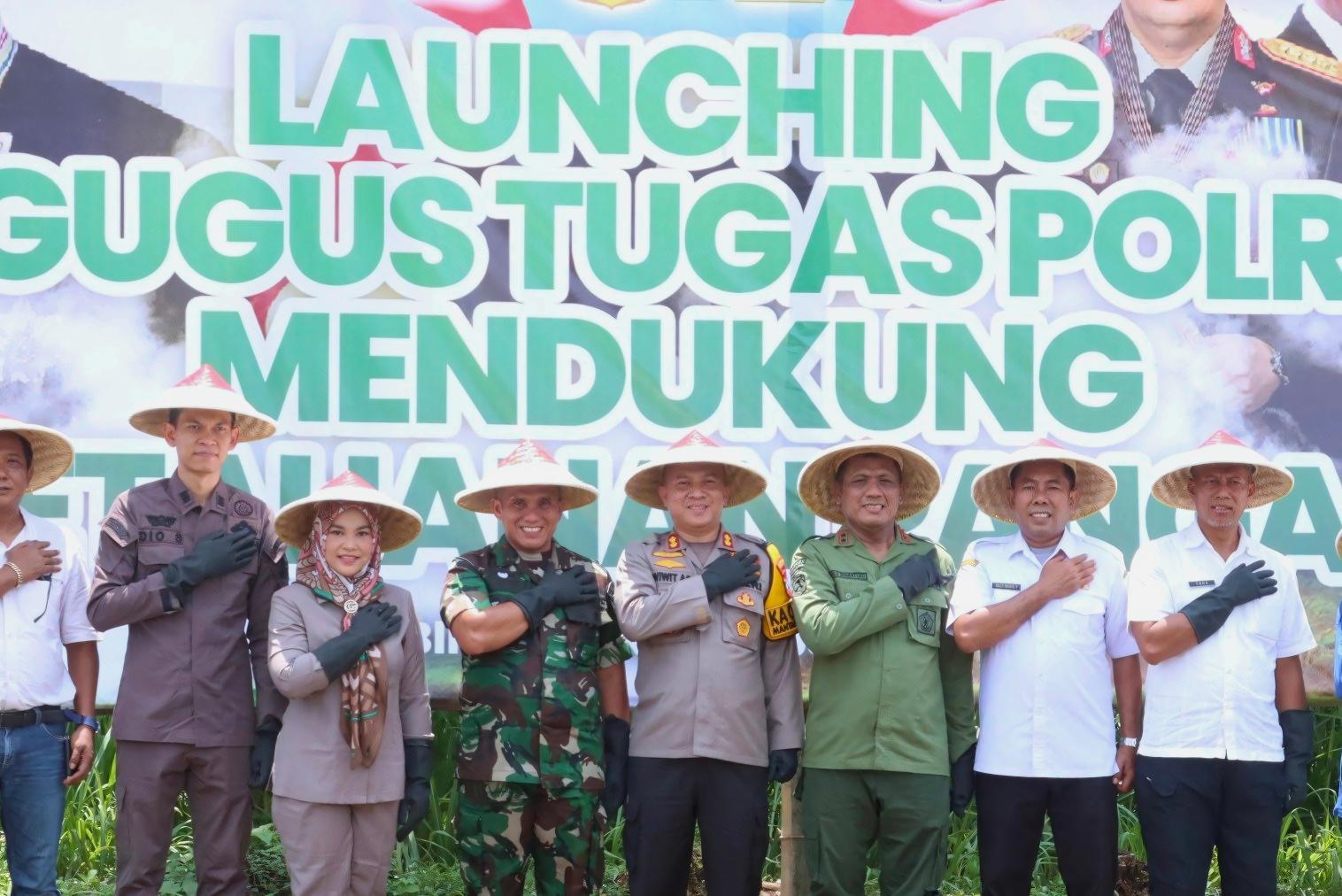 Kapolres Blitar bersama forkopimda mengikuti giat lauching gugus tugas polri mendukung ketahanan pangan.