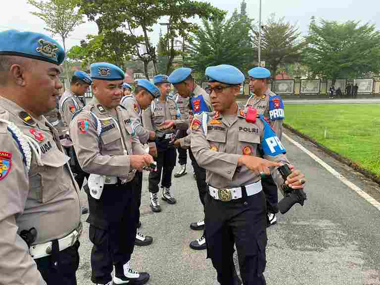 Bid Propam Polda Kalbar Laksanakan Pengecekan Senjata Api Di Lingkungan Polda Kalbar