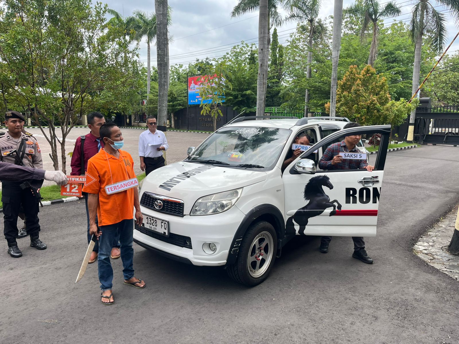 Polres Nganjuk Gelar Rekonstruksi Kasus Pembunuhan di Lapangan Apel