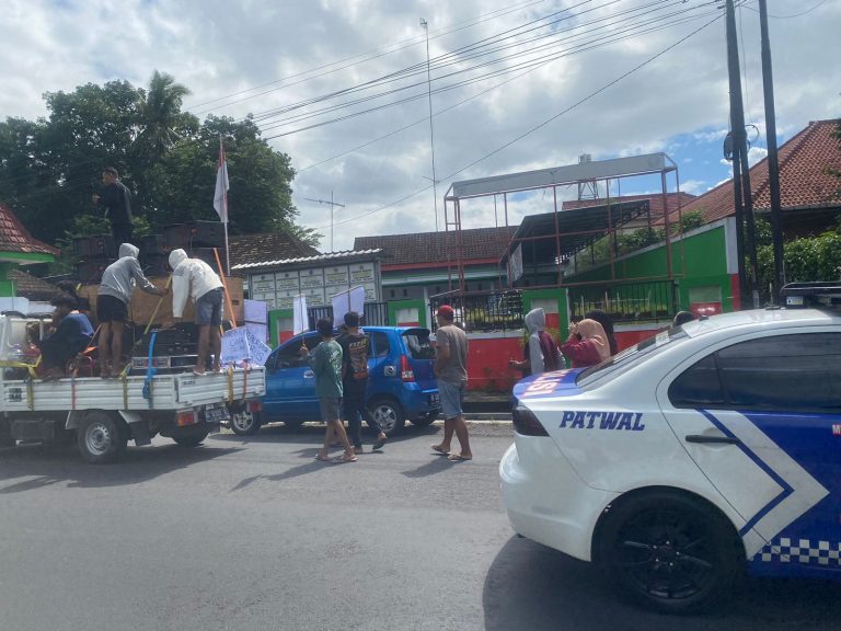 Warga Bendosewu  Tuntut Kades Mundur Dari Jabatannya , Buntut Seleksi Perangkat Desa Diduga Jadi Ajang Nepotisme