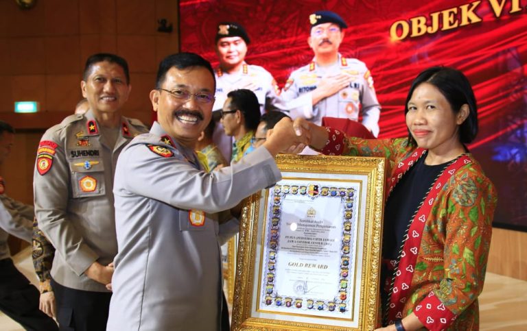 Penyerahan Sertifikat Audit Sistem Manajemen Pengamanan Objek Vital Nasional: 15 Perusahaan Raih Gold Reward