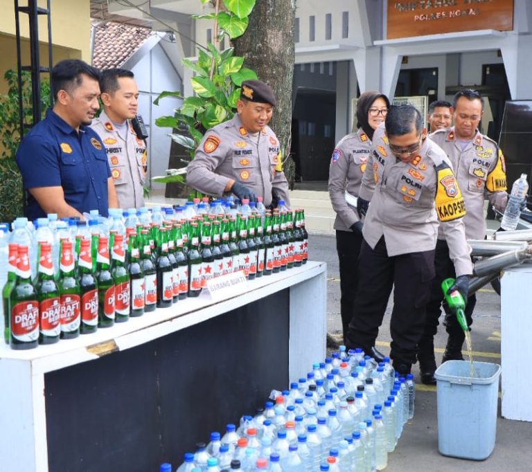 Ribuan Liter Miras diamankan Polres Ngawi Selama Tahun 2024