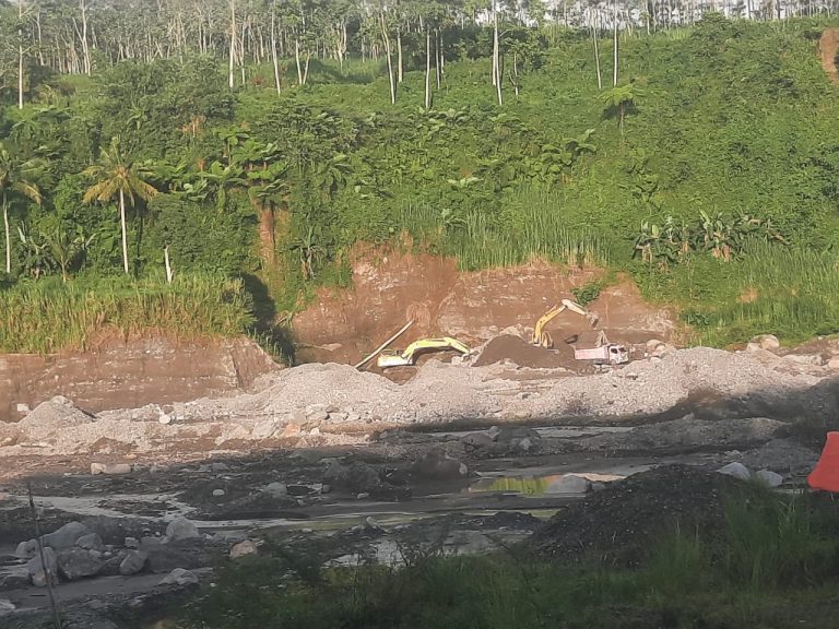 Respon Cepat, Kejari Blitar Panggil  Pengusaha Tambang Pasir Ilegal di Kaliputih Blitar