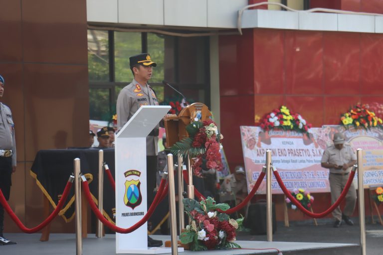 Kapolres Bojonegoro pimpin sertijab Waka Polres dan Kasat Lantas