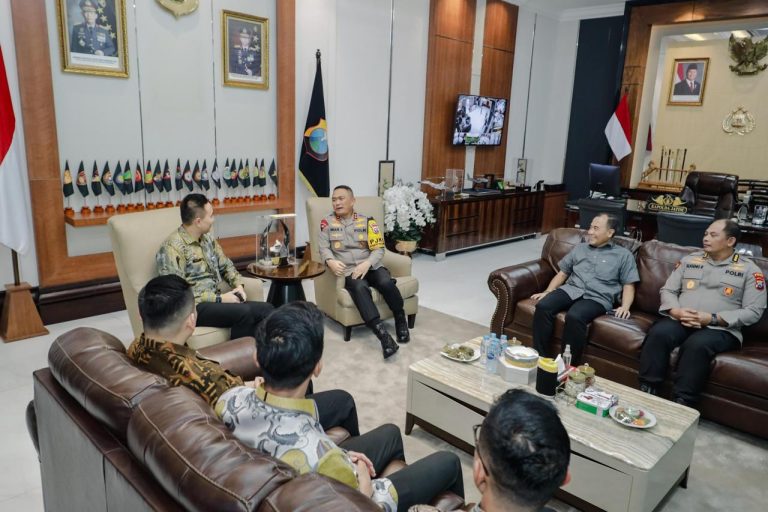 Kapolda Jatim Terima Kunjungan Kepala Imigrasi Surabaya Bahas Inovasi Autogate dan Immigration Lounge