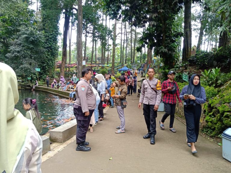 Polisi Ngawi Imbau Pengunjung di Obyek Wisata Kebun Teh Jamus Sine