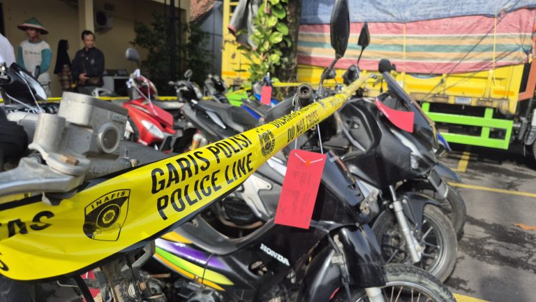 Bermodus Badut Keliling, Pelaku Curanmor diamankan Polres Ngawi