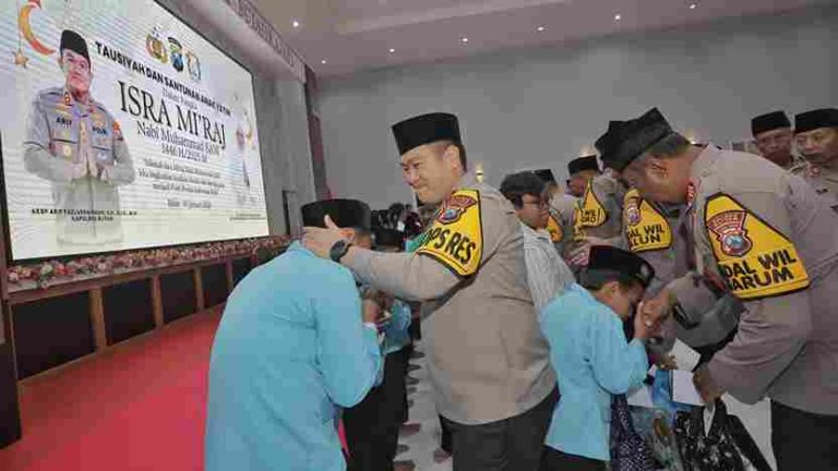 Polres Blitar Peringati Isra Mikraj dengan Santunan Anak Yatim dan Tausiyah