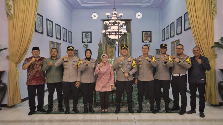 Jalin Sinergitas Kapolres Blitar Silaturahmi Kepada Bupati dan Ketua DPRD Kabupaten Blitar