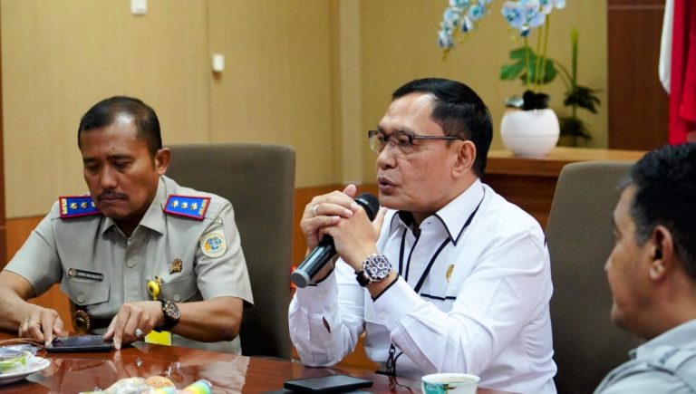 PERBEDAAN WEWENANG KPK, KEPOLISIAN DAN KEJAKSAAN DALAM KASUS KORUPSI