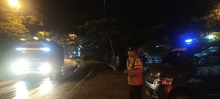 Jaga Kamtibmas, Polsek Ngawi Kota Patroli Jelang Sahur