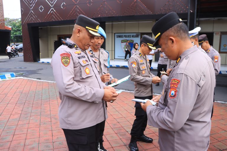 Bulan Suci Ramadhan, Kapolres Ngawi Cek Sikap Tampang Anggota