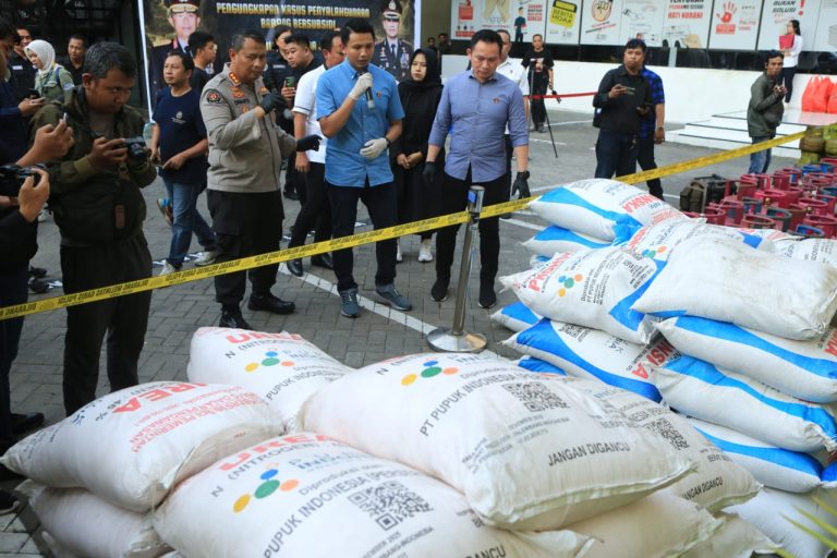 Polda Jatim Amankan Tersangka Penyelundupan Pupuk Bersubsidi di Wilayah Bojonegoro