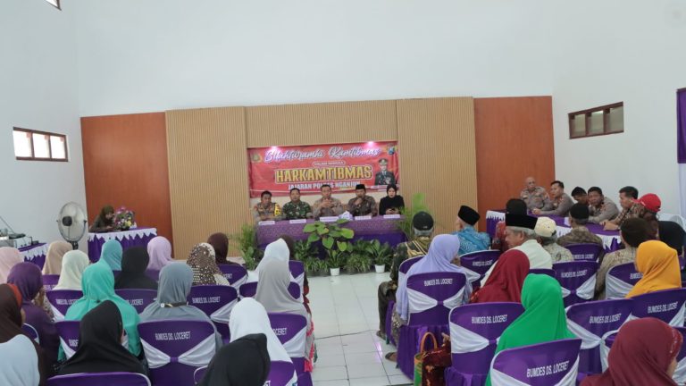 Silaturahmi Kamtibmas, Polres Nganjuk Berikan Baksos dan Bakkes untuk Lansia di Loceret