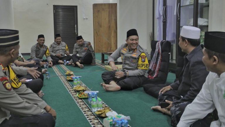 Taraweh Ramadhan keliling Kapolres Blitar Tegaskan Jaga Kamtibmas yang Kondusif Selama Bulan Ramadhan